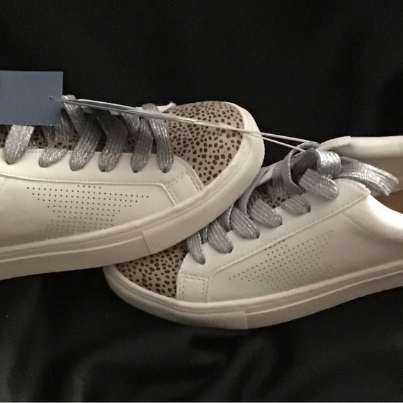 Universal Thread Caddy White with Leopard Print Sneaker - Picture 3 of 6